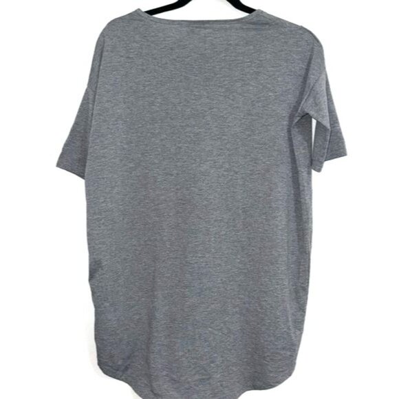 LuLaRoe Gray High-Low Hem T-Shirt XXS 96% Polyester 4% Spandex Made In China - Picture 2 of 5